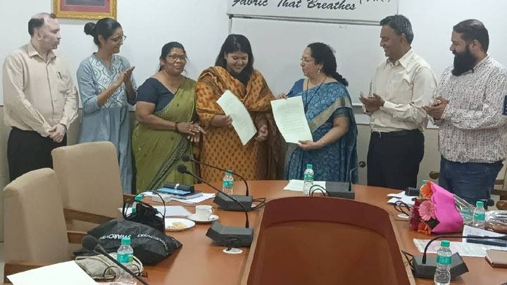 रेशम और खादी वस्त्रों की नवीन डिजाइन आएगी बाजार में